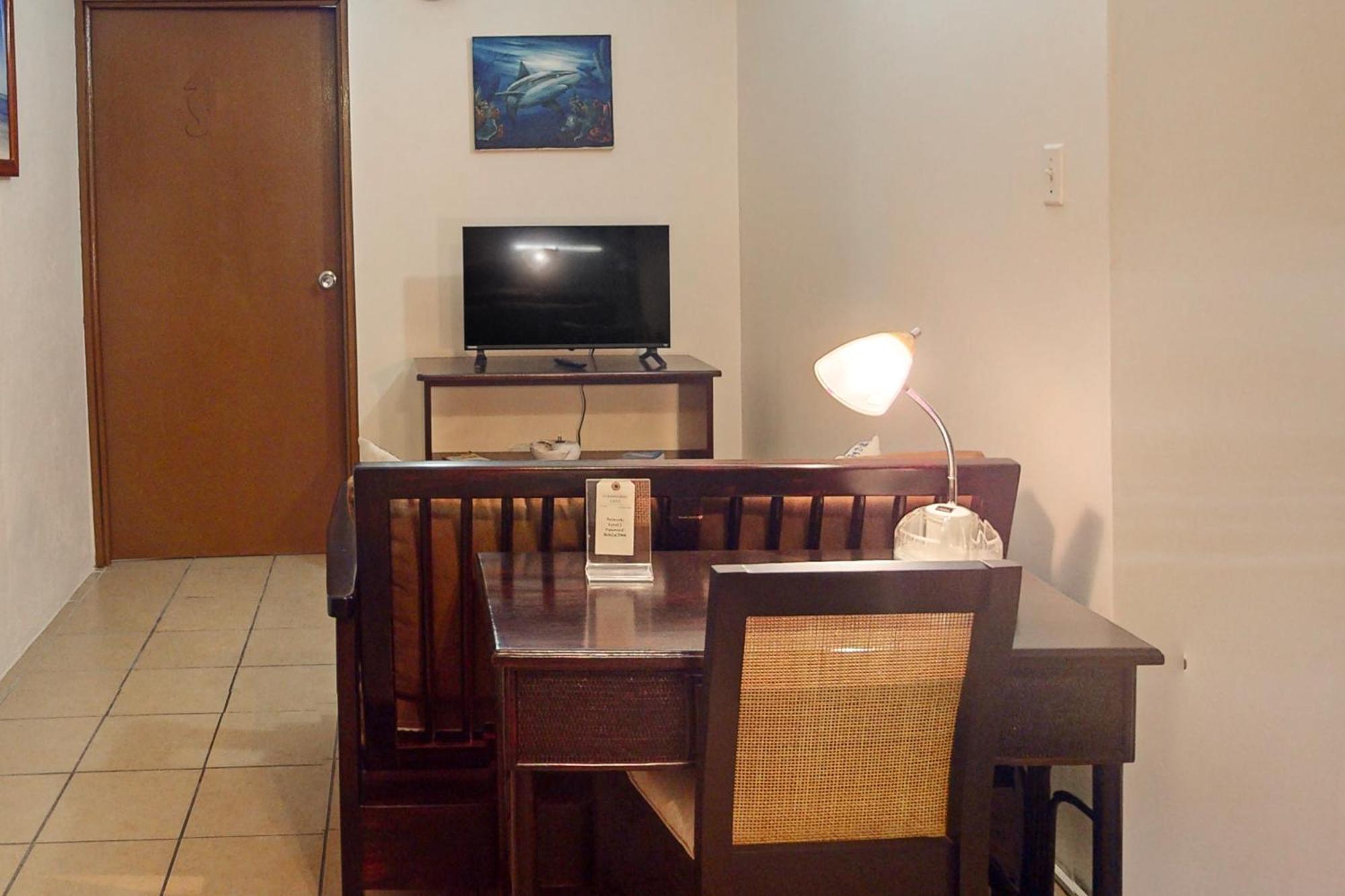 Hummingbird Home Suites San Pedro  Room photo